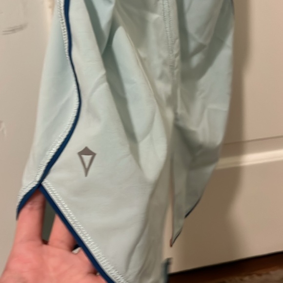 Ivivva tank top - Picture 3 of 6